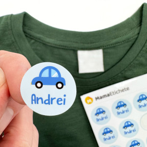 Autocolante cu numele școlii pe îmbrăcăminte